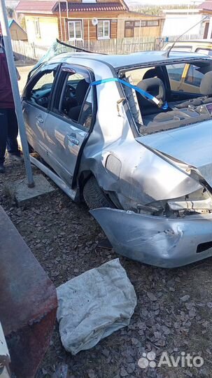 Mitsubishi Lancer 1.6 МТ, 2006, битый, 170 000 км