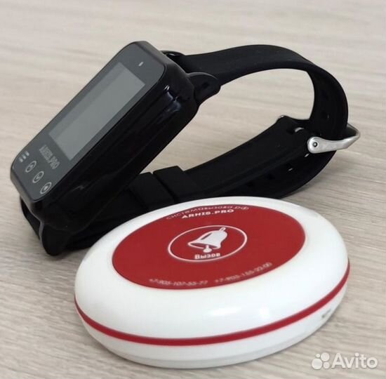 Кнопка вызова персонала и часы в салон красоты