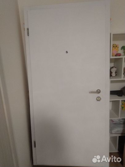 Дверь входная металлическая от застройщика