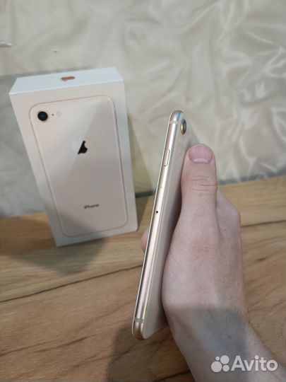 iPhone 8, 64 ГБ