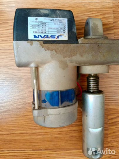 Подъёмный механизм для беговой дорожки