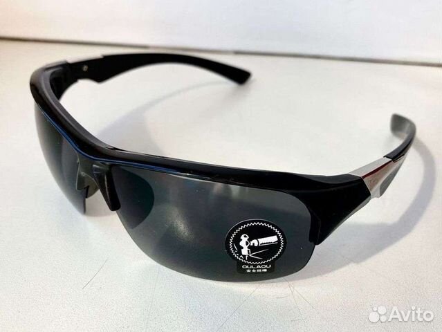 Чёрные спортивные солнцезащитные очки