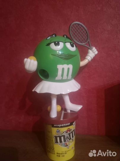 M&M's Peanut Dispenser тениссистка