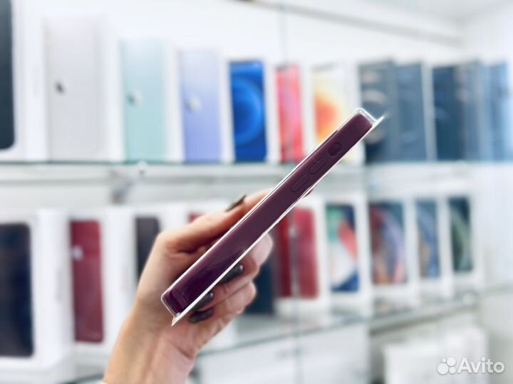 Чехол на iPhone 14 Pro, бордовый