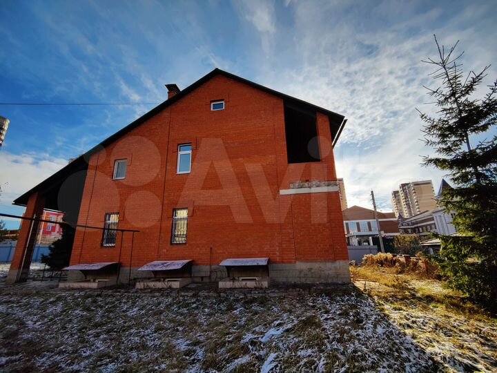 Дом 273,6 м² на участке 14,9 сот.