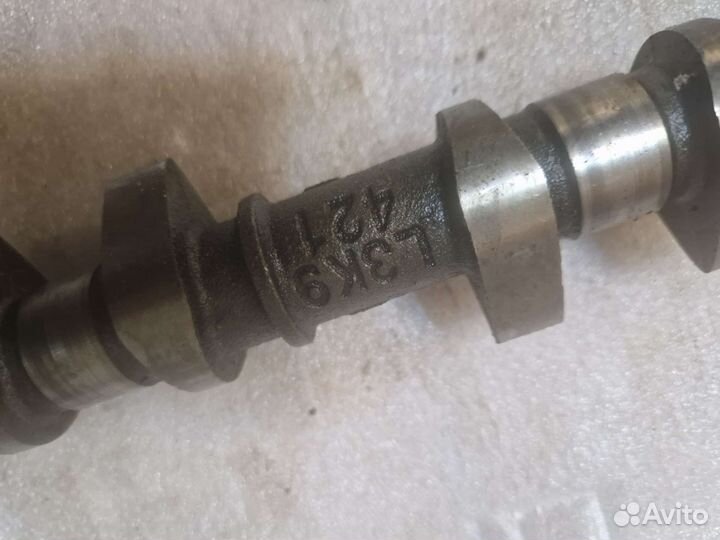 Распредвал mazda l3k9 421