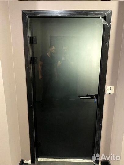 Стеклянные двери на заказ