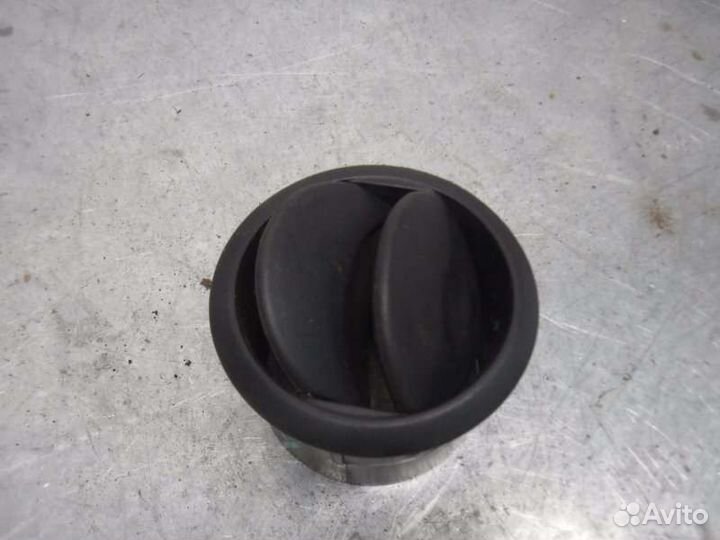 Дефлектор приборной панели передний левый Лада