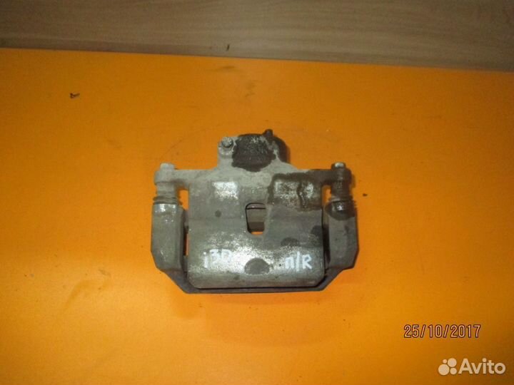 Суппорт передний правый Hyundai i30 Хундай Ай 30