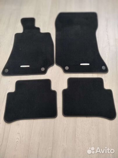 Ковры оригинальные велюровые Мерседес212