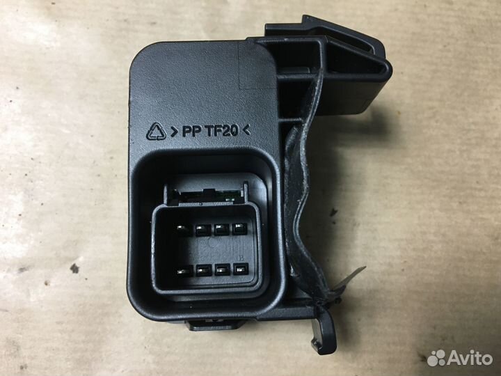 Блок управления крышкой багажника Cadillac SRX II