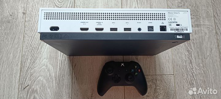 Xbox One S 500 gb