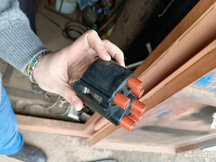 Крышка трамблера Audi 100