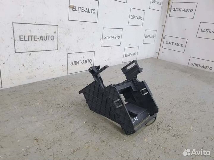 Кронштейн блока предохранителей Vw Jetta 6 1.6