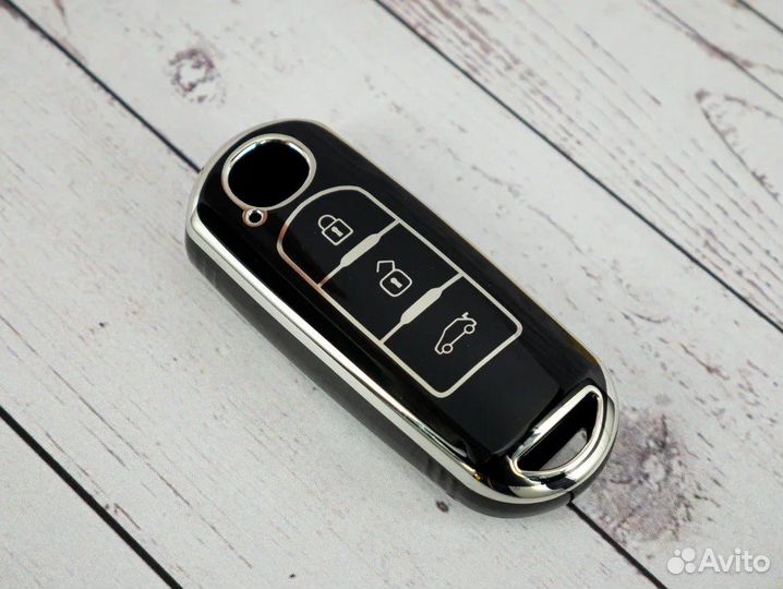 Чехол для ключа Mazda 2013-2018 с кнопкой багажник