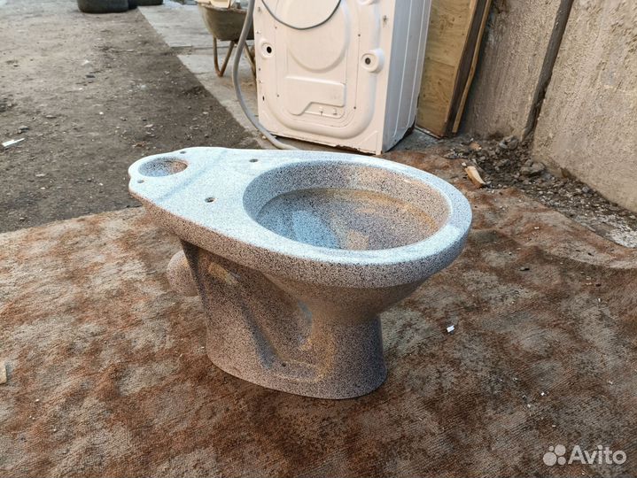 Унитаз новый