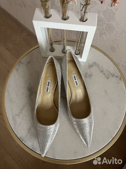 Туфли новые Manolo Blahnik разные цвета