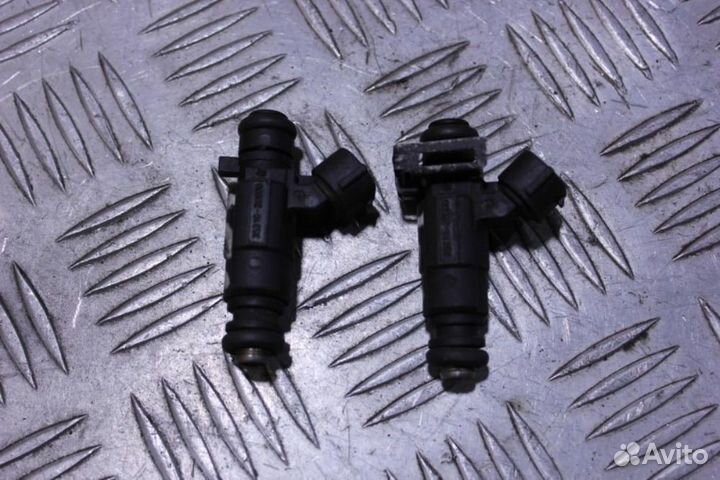 Форсунка двигателя Kia Cerato 2004-2008