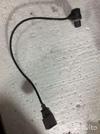 Датчик положения коленвала на Audi A8 D3