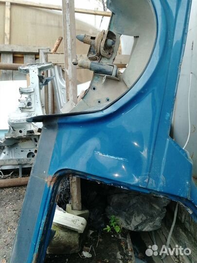 Левое крыло с лонжероном на ниву, бампера, фонари