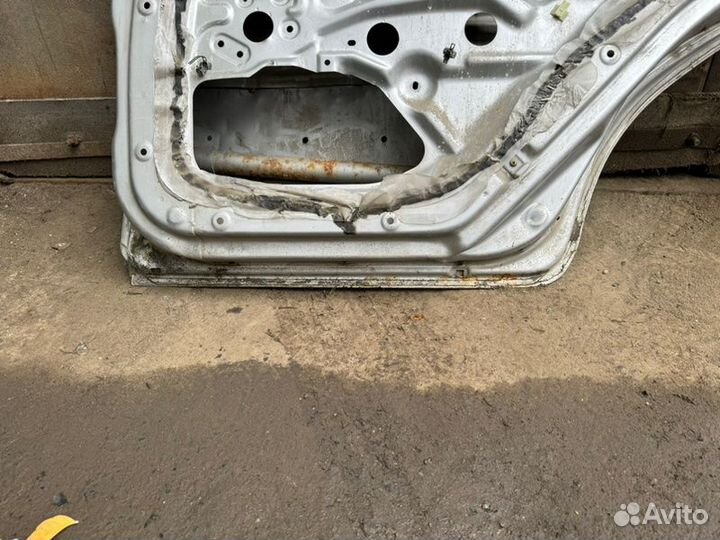 Дверь боковая задняя правая Kia Spectra 2