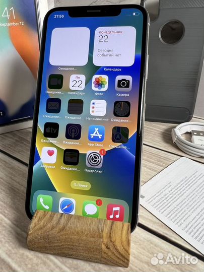 iPhone X, 64 ГБ