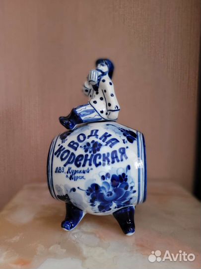 Статуэтки- штофы Гжель