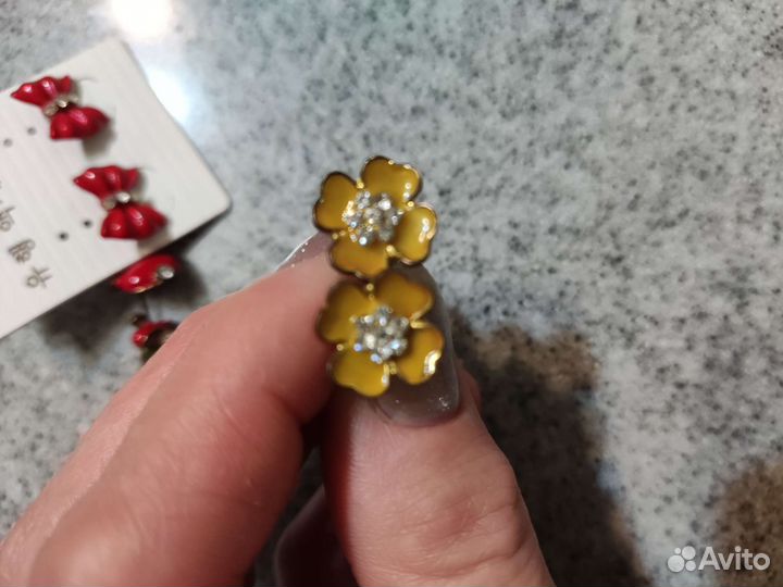 Серьги гвоздики
