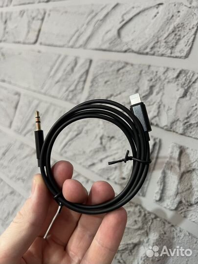 Переходник AUX для iPhone