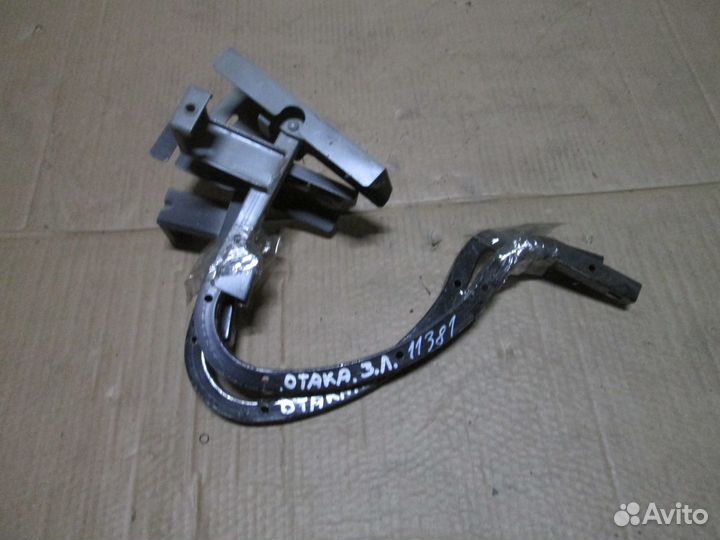 Петля крышки багажника Geely CK/Otaka Джили Отака