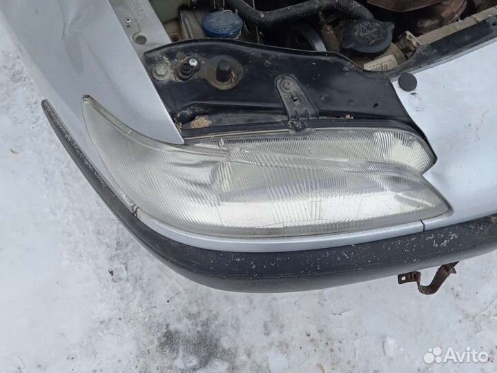 Правая фара Peugeot 306 Пежо 306