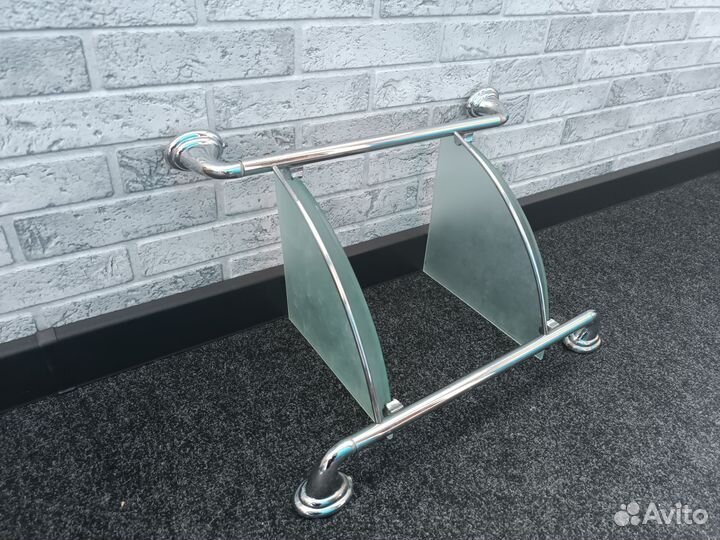 Аксессуары для ванной комнаты (полки, держатели)