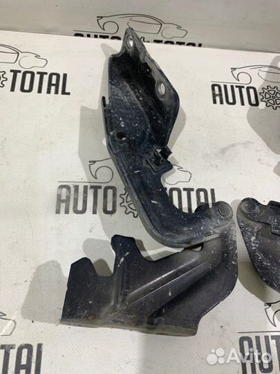 Петля капота Mitsubishi Lancer 10 4A92 2013