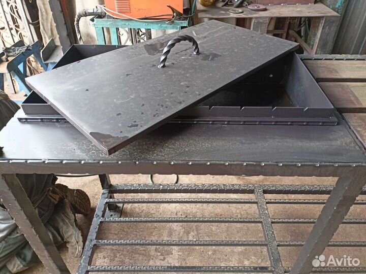 Мангал с крышей