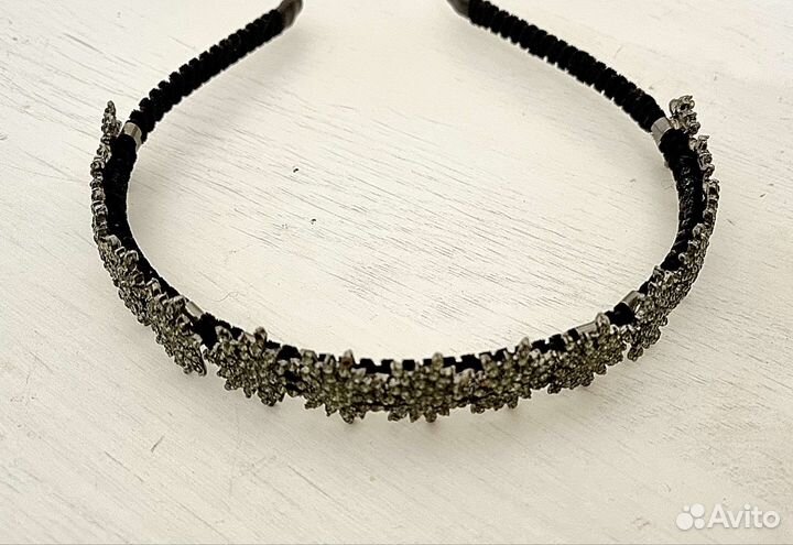 Ободок для волос со стразами