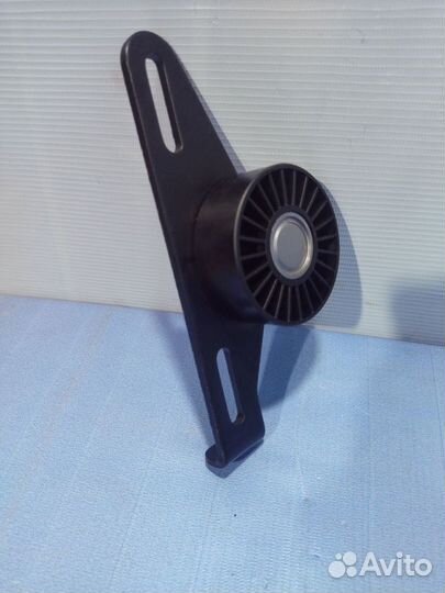 Ролик приводного ремня Натяжной обводной Renault k