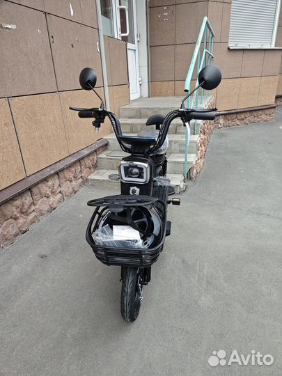 Скутер с педалями электрический 500W