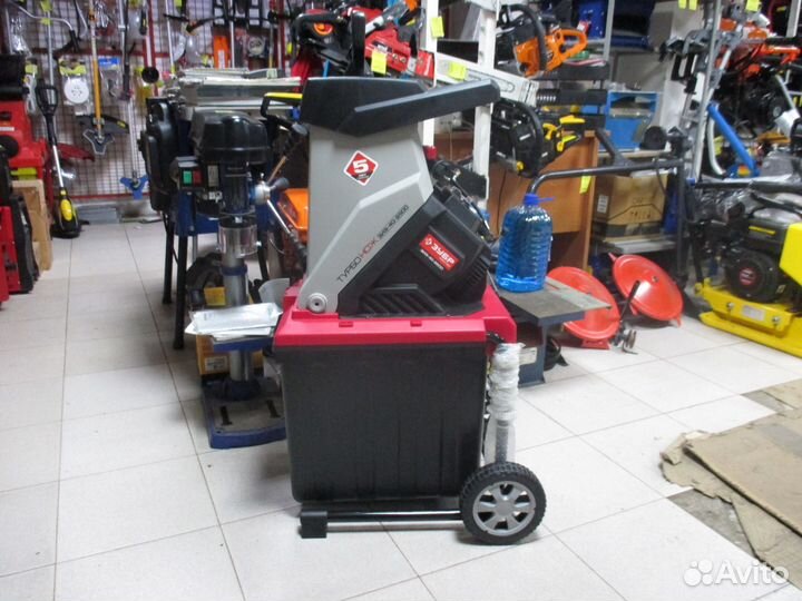 Измельчитель садовый электрический Зубр зиэ-40-250