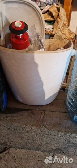 Туалетный бачок