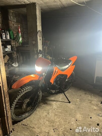 Кроссовый мотоцикл