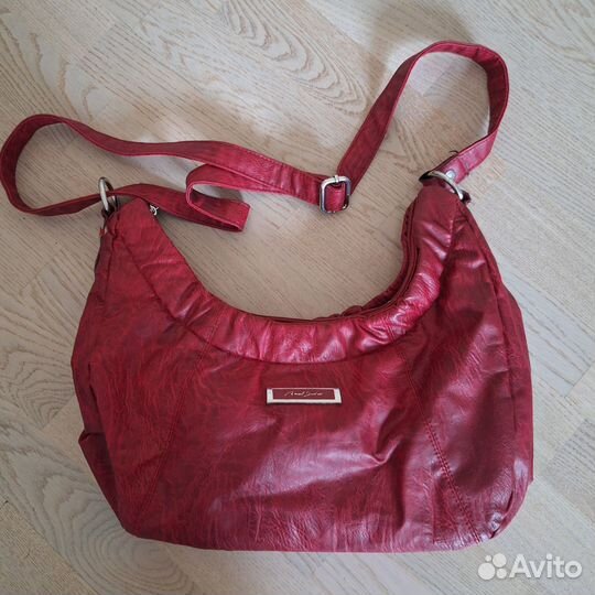 Красная сумка багет женская на плечо
