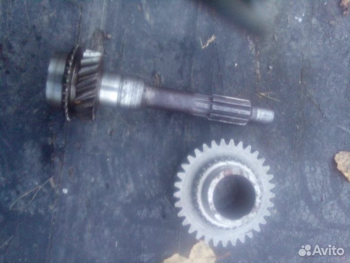 Вал коробки передач