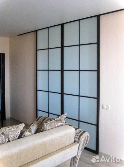 Раздвижная перегородка с матовым стеклом