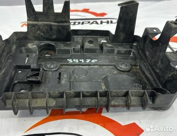 Крепление аккумулятора Opel Corsa 2009