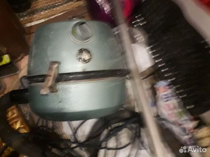 Пылесос вихрь СССР 1970 года работает