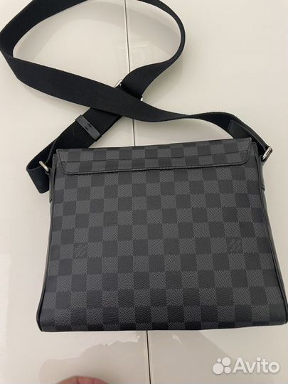 Louis vuitton district pm