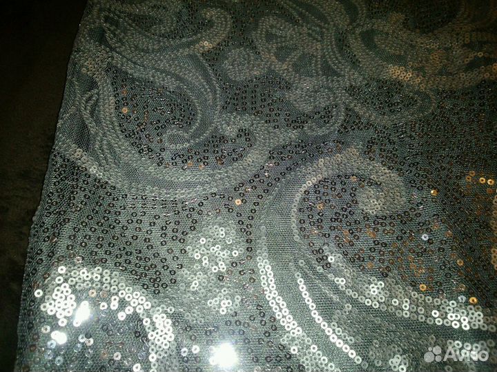 Юбка с пайетками новая