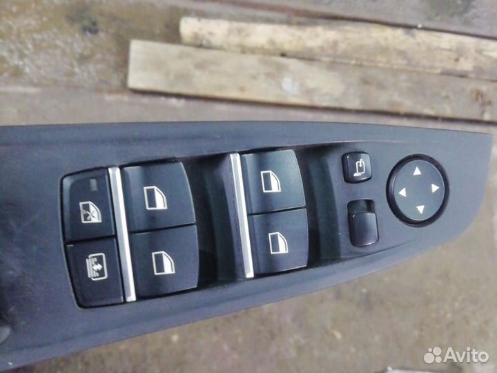 Блок кнопок стеклоподъемников бмв ф10 BMW f10