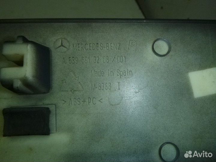 Молдинг крыла заднего mercedes benz viano (639) 20