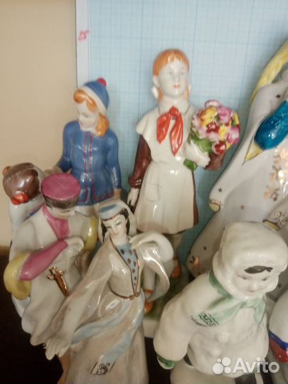Фарфоровые статуэтки. 9шт